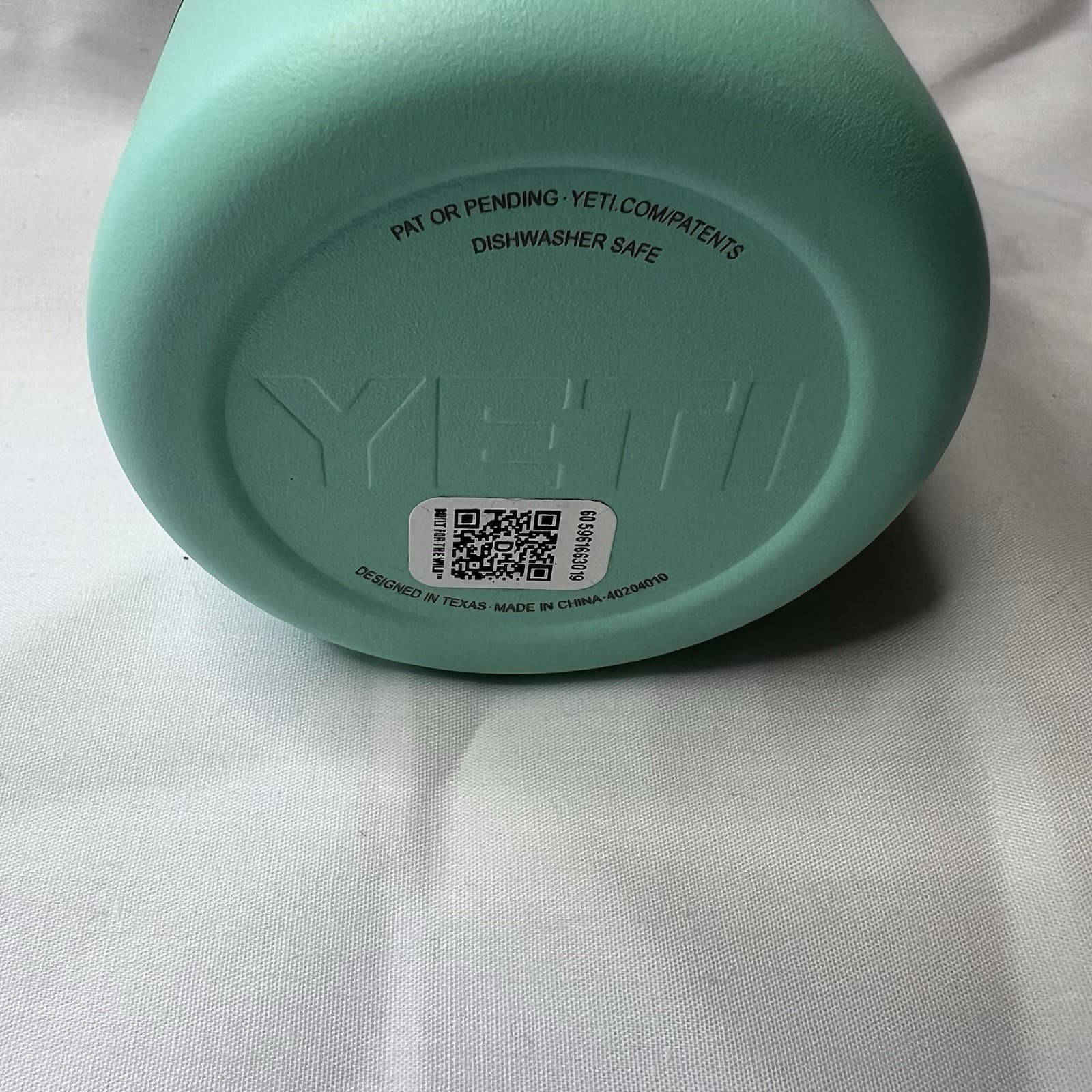 YETI Rambler 12 oz Seafoam Green  Colster Can Insulator 4