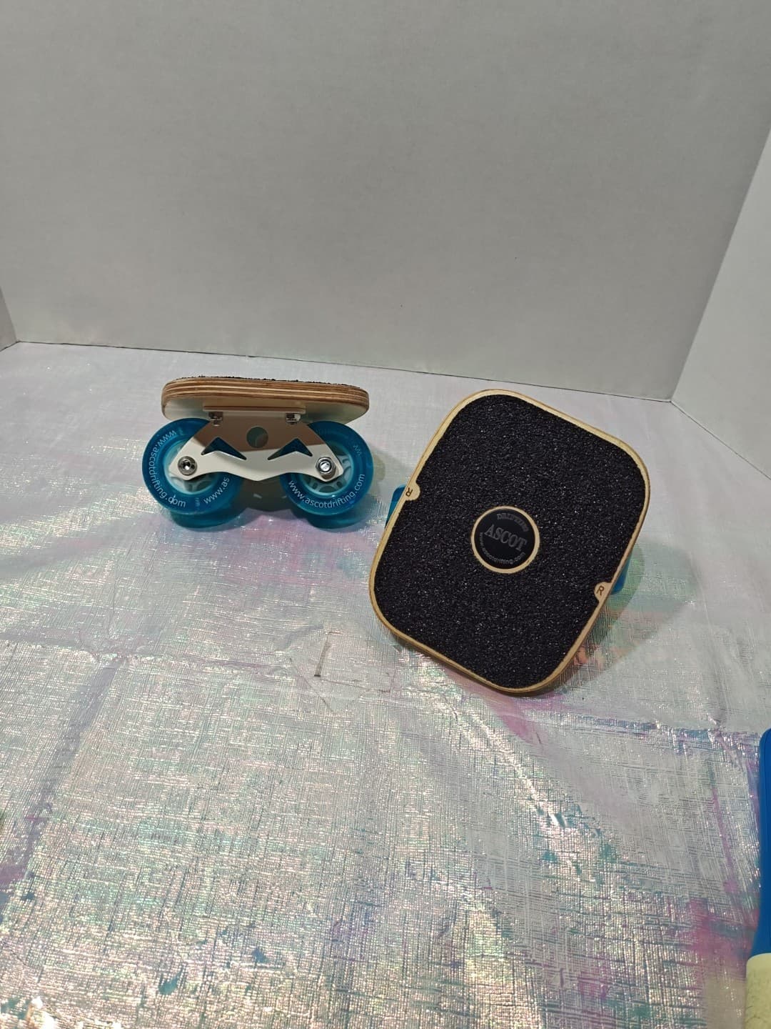 Ascot Drifting Drift Roller Skates Blue Light Up Wheels Pair New Never Used 2