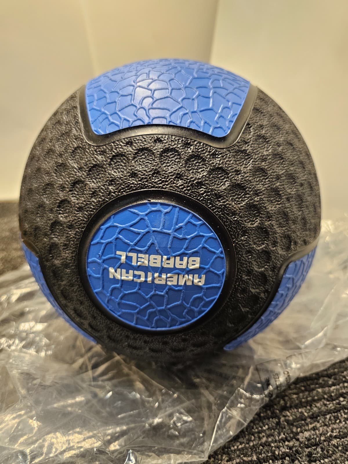 American Barbell Medicine Ball 8 Lbs Blue For Strength Training 4