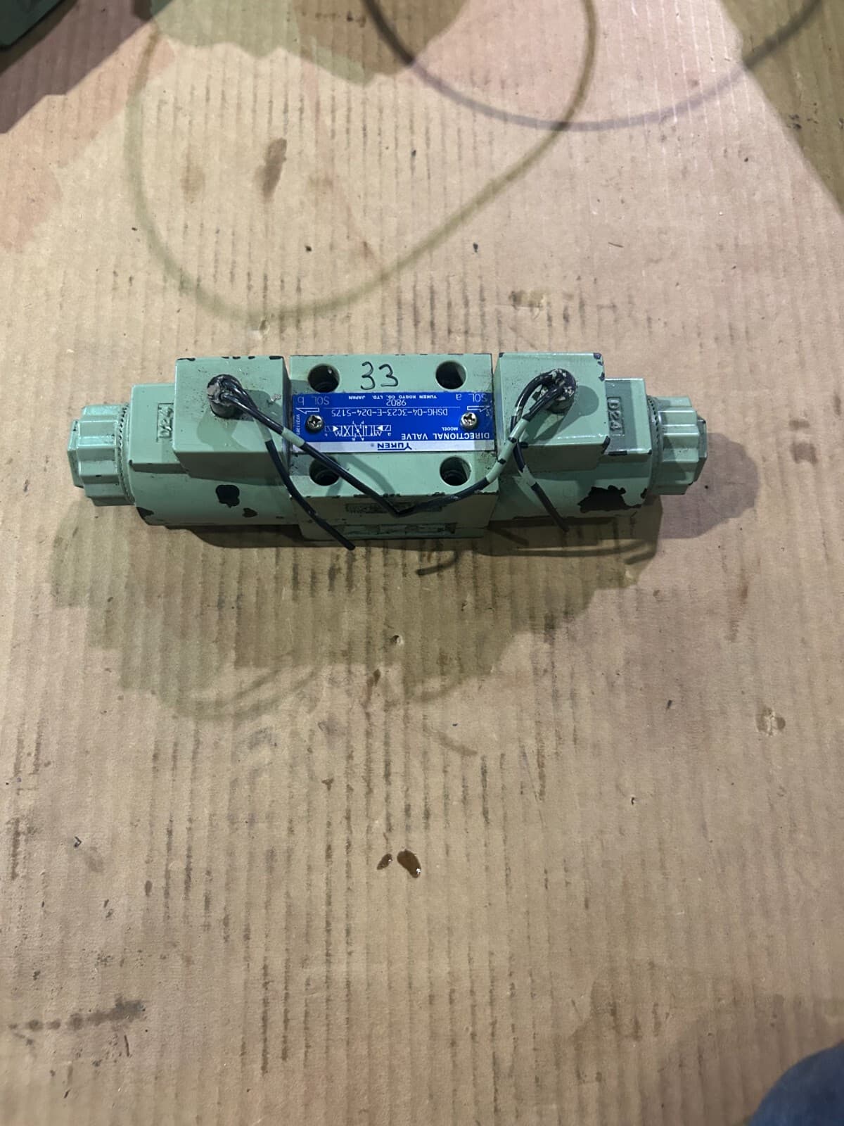 YUKEN Valve DSHG-04-3C23-E-D24-5175 Used-9 3