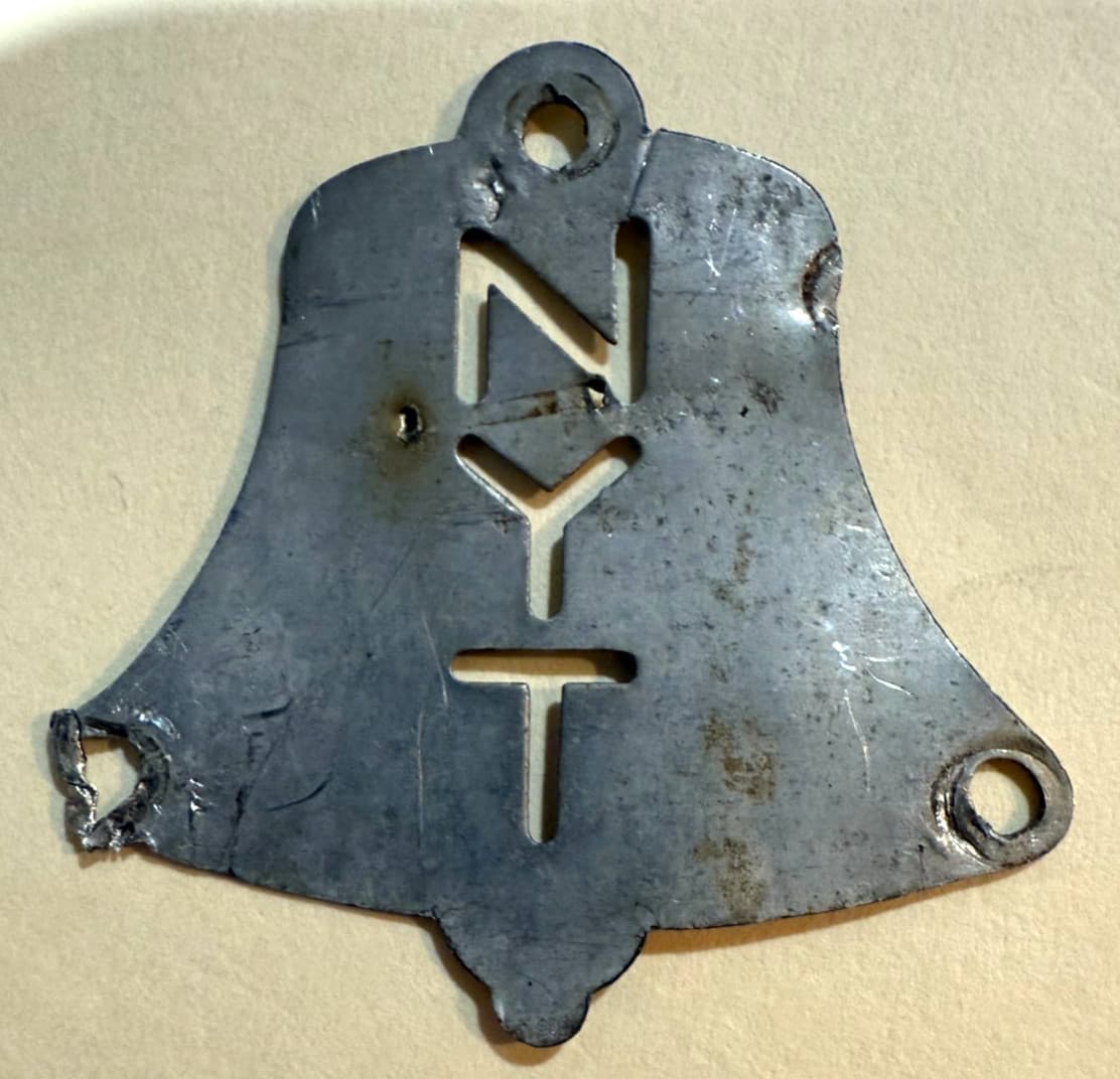 NEW YORK TELEPHONE (NYNEX, VERIZON) VINTAGE METAL POLE BADGE