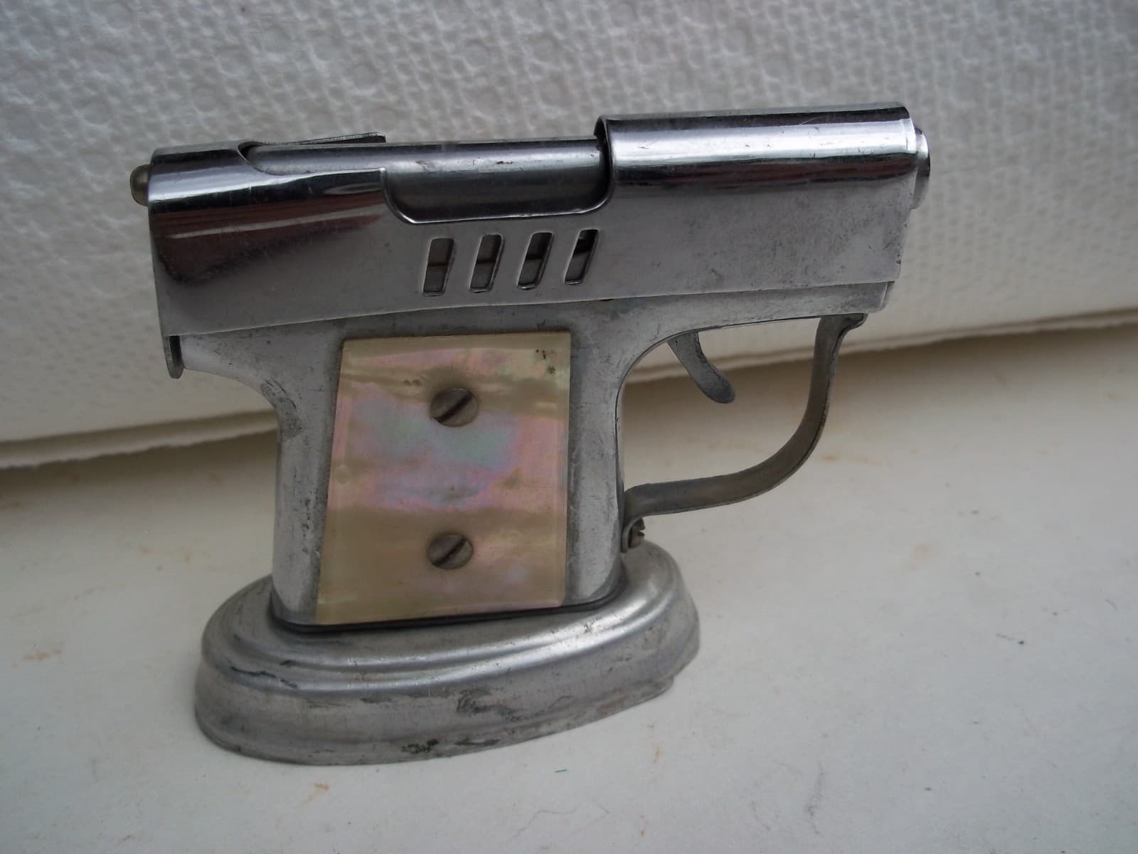 VINTAGE CIGARETTE LIGHTER (PISTOL-GUN) DESKTOP 2