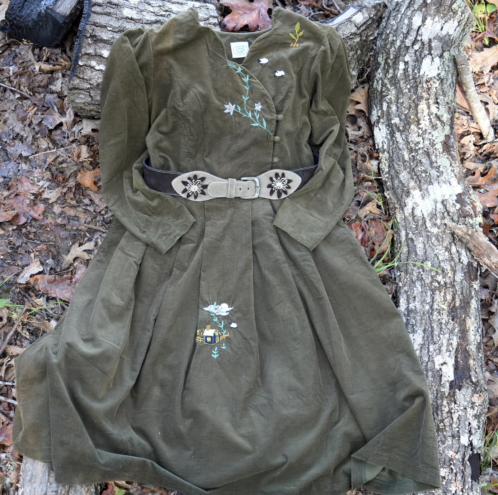 Vintage Olive Dirndl with Belt Oktoberfest Bavarian Tyrol Dress Size L 14 EU 44 5