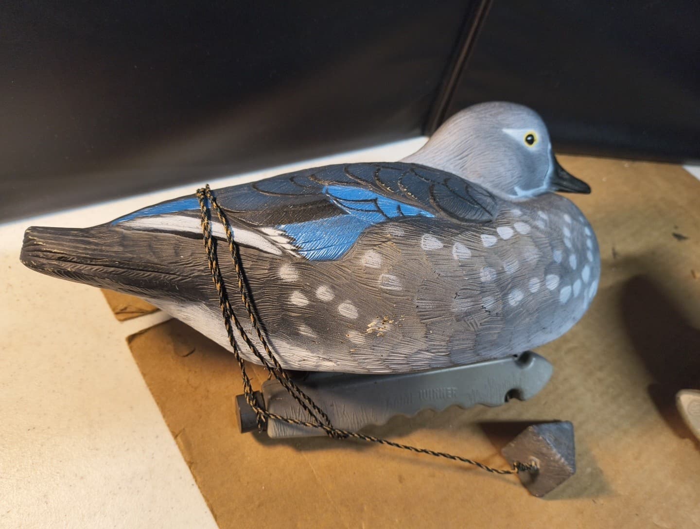 Game Winner Carver’s Resting Wood Duck Hen Decoy Plastic With 12oz Weight 2