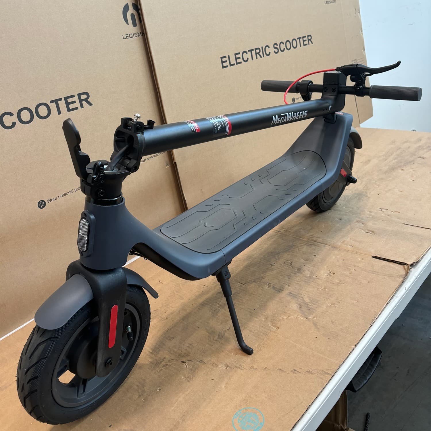 US ELECTRIC SCOOTER 30KM LONG RANGE FOLDING ADULT E-SCOOTER URBAN COMMUTER USED