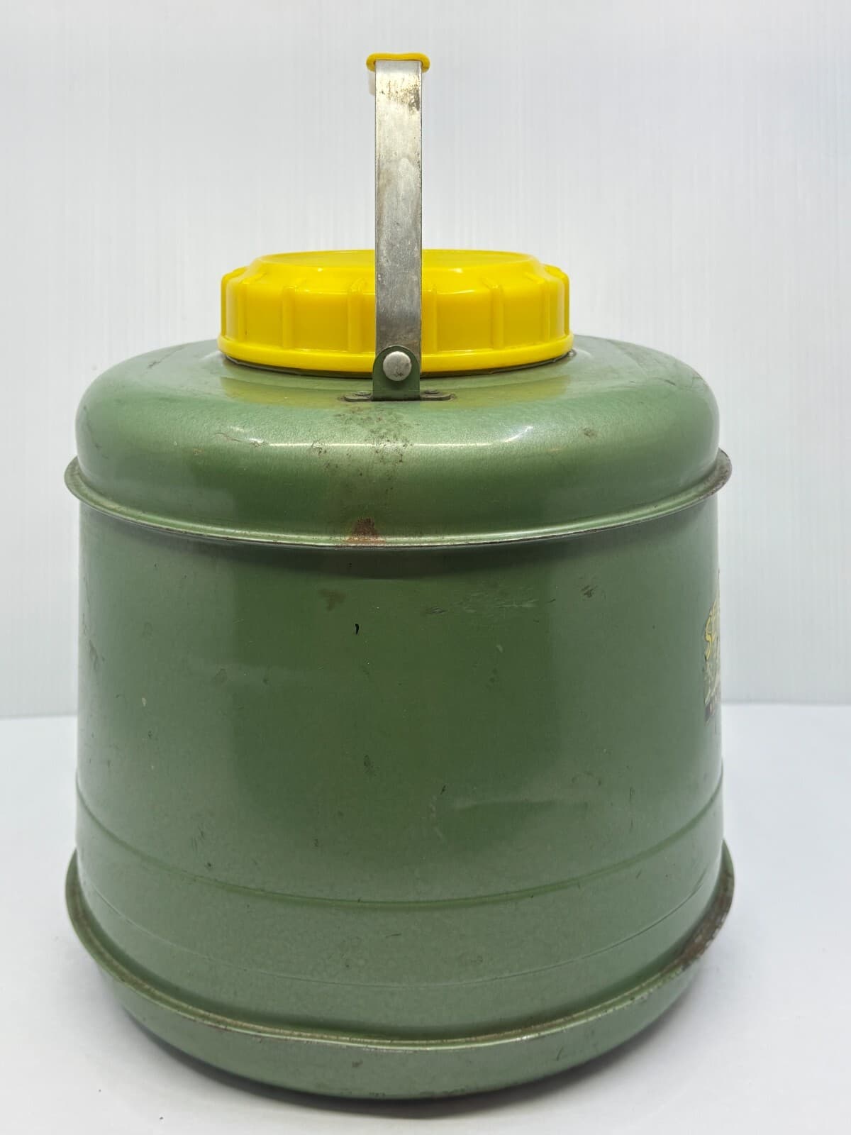 Vintage 1960s-70s Sea Breeze Insulated Picnic Jug with Cap and Handle 1 gallon 5