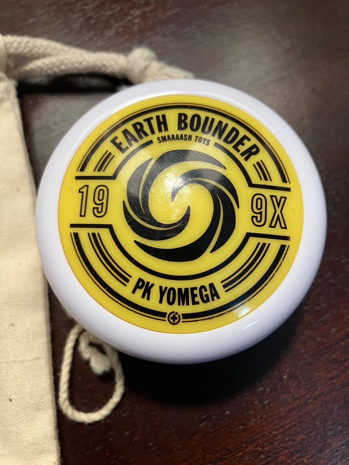 Vintage Fangamer Earthbound Mother 2 Ness Yo-Yo Eagle Lander PK Yomega 2
