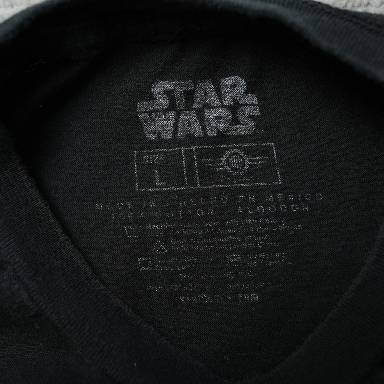 Star Wars T Shirt Seasons Greetings Vader Skywalkers Piano Christmas Tee Large 3