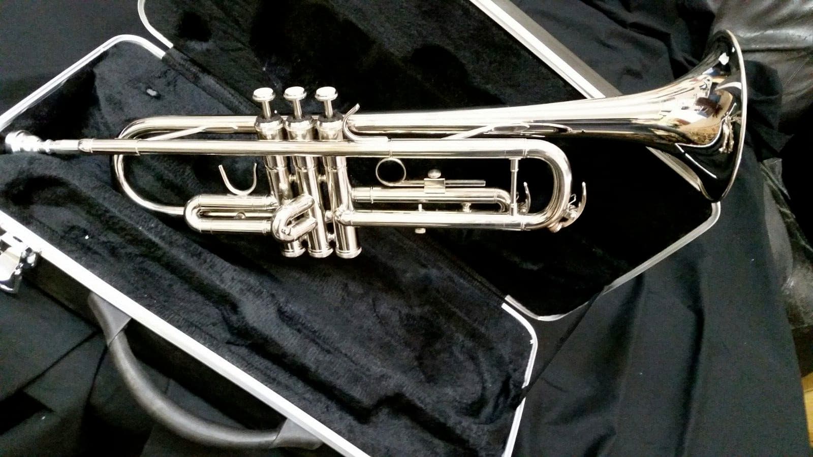 Bb TRUMPET-NEW MIDDLE/HIGH SCHOOL STUDENT SILVER MARCHING BAND TRUMPETS 2