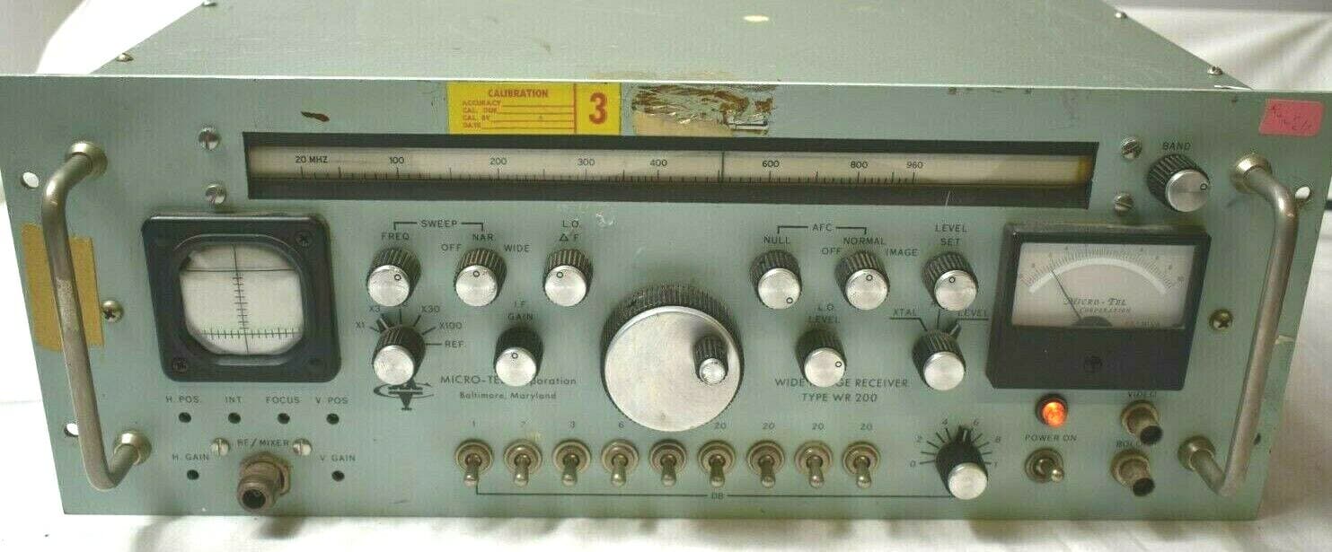 MICROTEL WIDE RANGE RECEIVER TYPE WR-200 POWERS UP KNOBS DIALS WORK 2