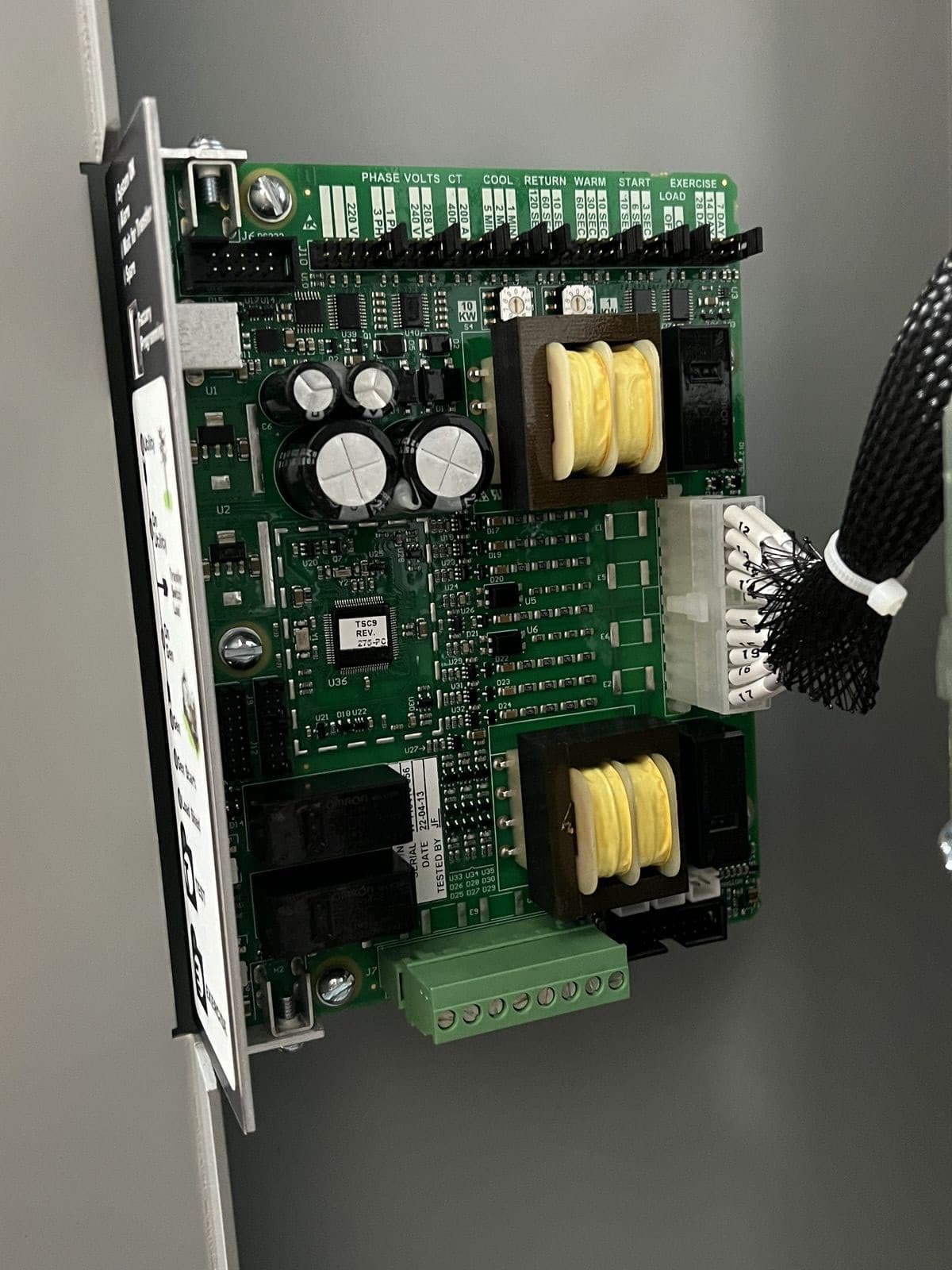 Thomson 400 Amp 3 Poles NEMA 3R Outdoor - Automatic Transfer Switch 208-240v 3