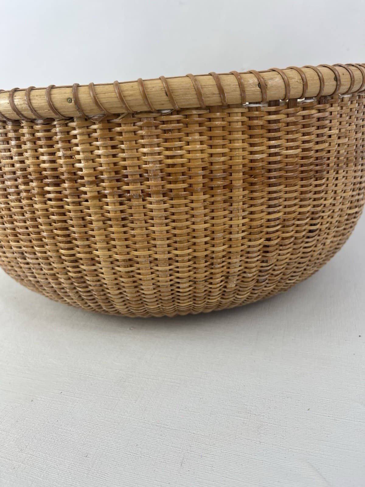 Vintage Nantucket Lightship Basket 12” w/ Linen Liner 5