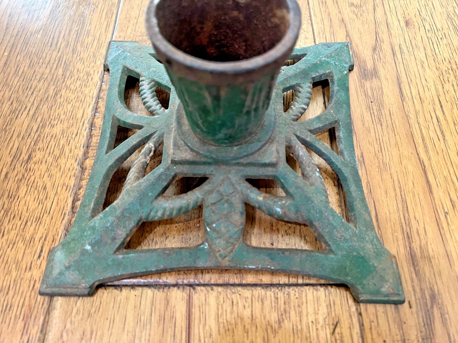 Antique Cast Iron Feather Tree With Pinecones Tree Stand 5