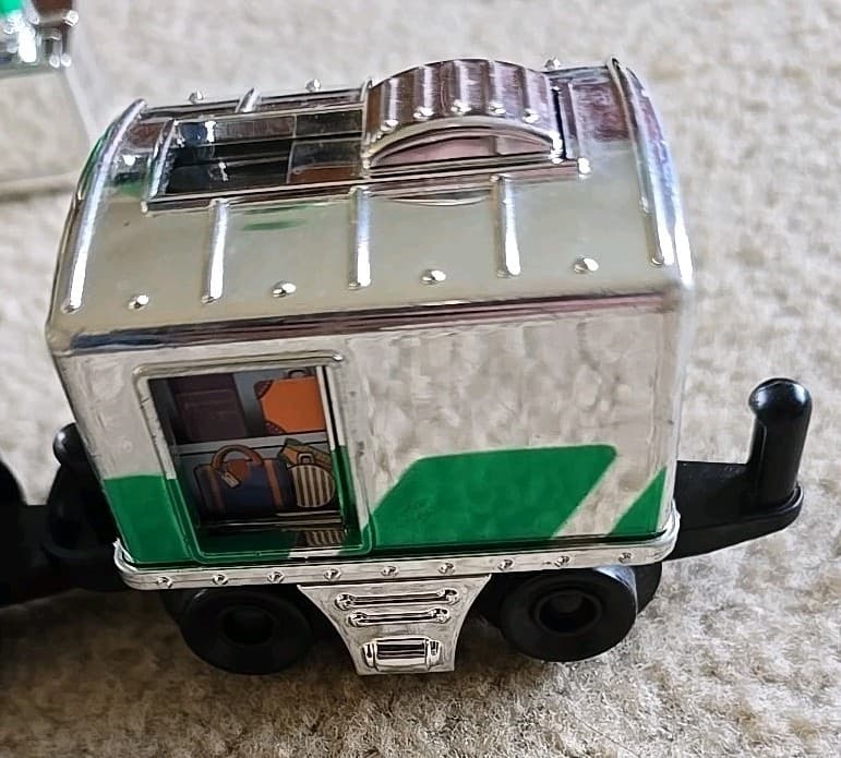 Geotrax Clover Express Remote Control Train Both Cars Chrome Green Tested Work 2 4