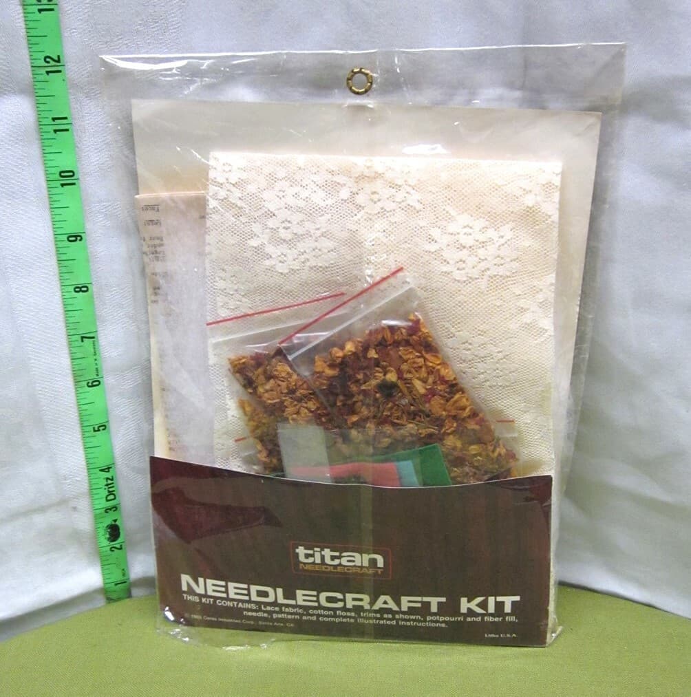 POTPOURRI PETS needlecraft kit Teddy Bear lace décor Titan 1985 vtg NWT  2