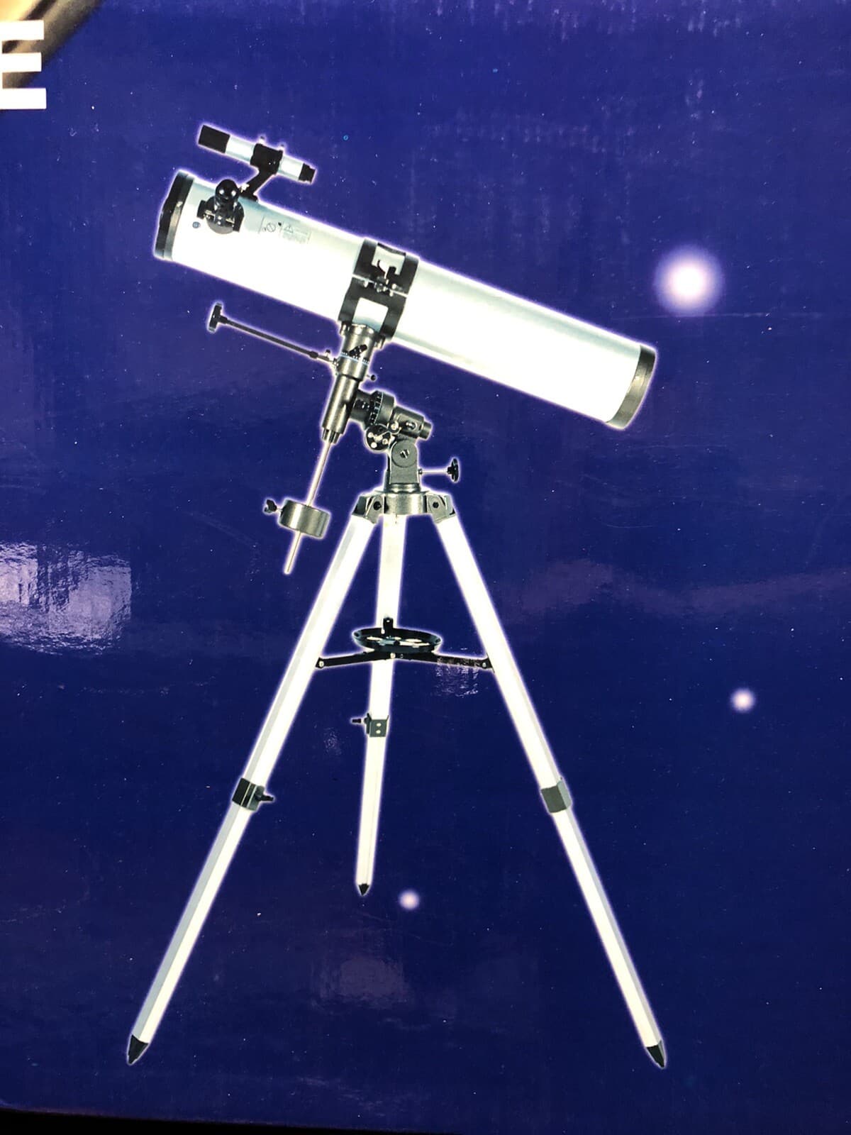 900x114mm 675 Power Reflector Telescope with Equatorial Mount & Tripod Neiko