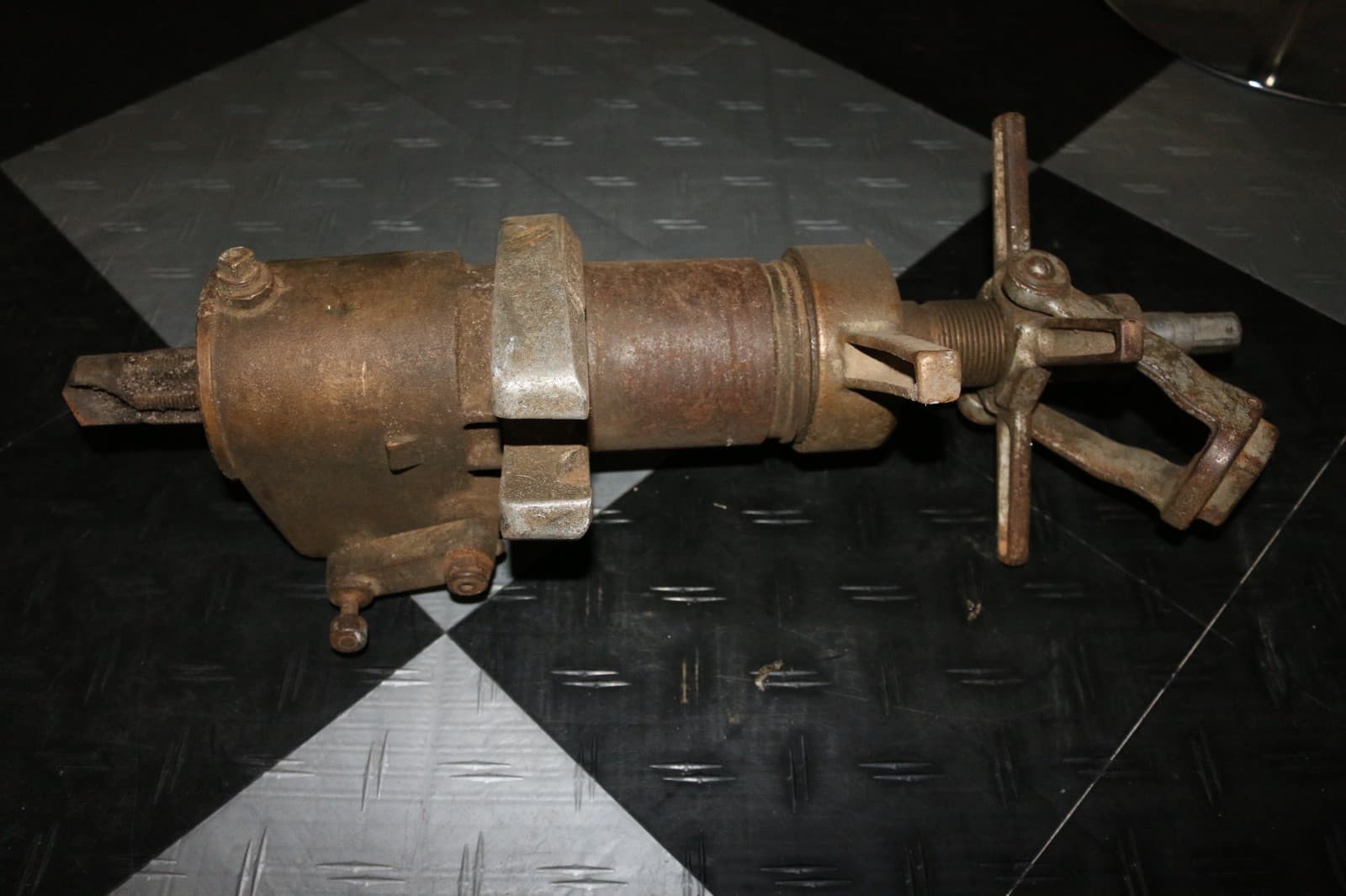 Mueller B-101 model no. 1 tap tapping tool gas lines water pipe drilling machine 4