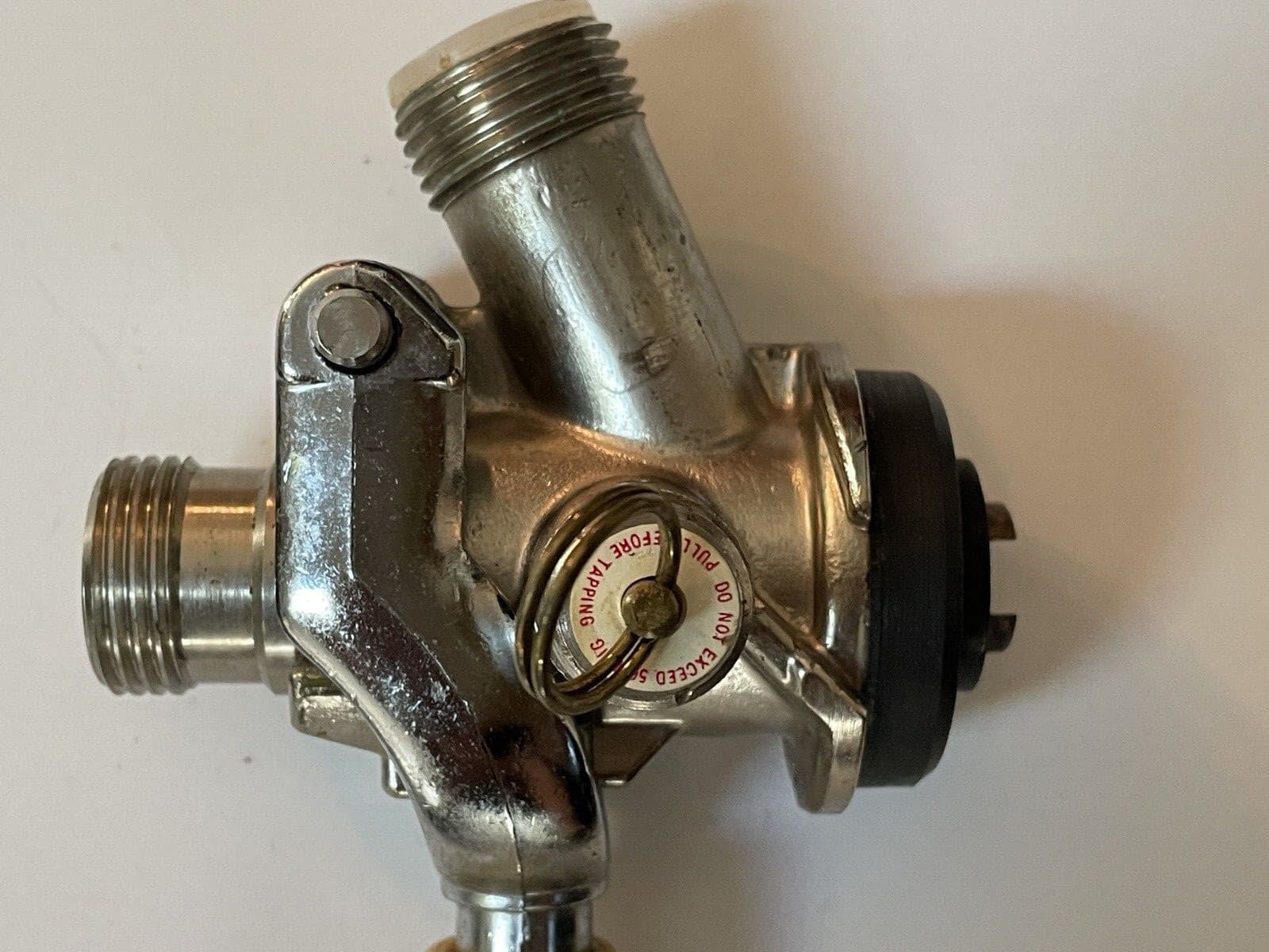 Pair of Beer Keg Coupler Tap 50 psi Yellow Handle 6