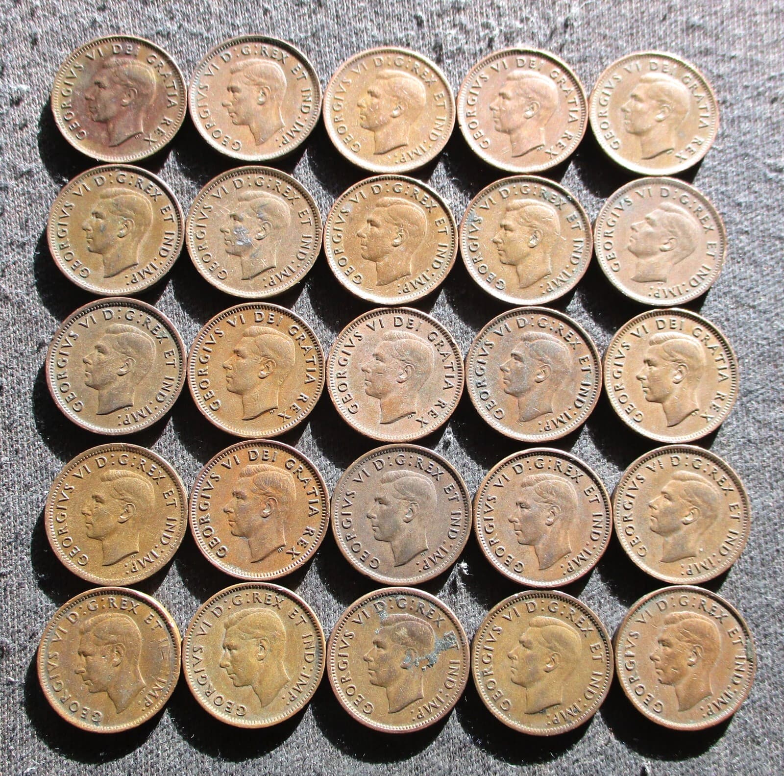BIG LOT OF TWENTY FIVE OLD 1 CENT COINS OF CANADA ~ KING GEORGE VI- MIX 366 2