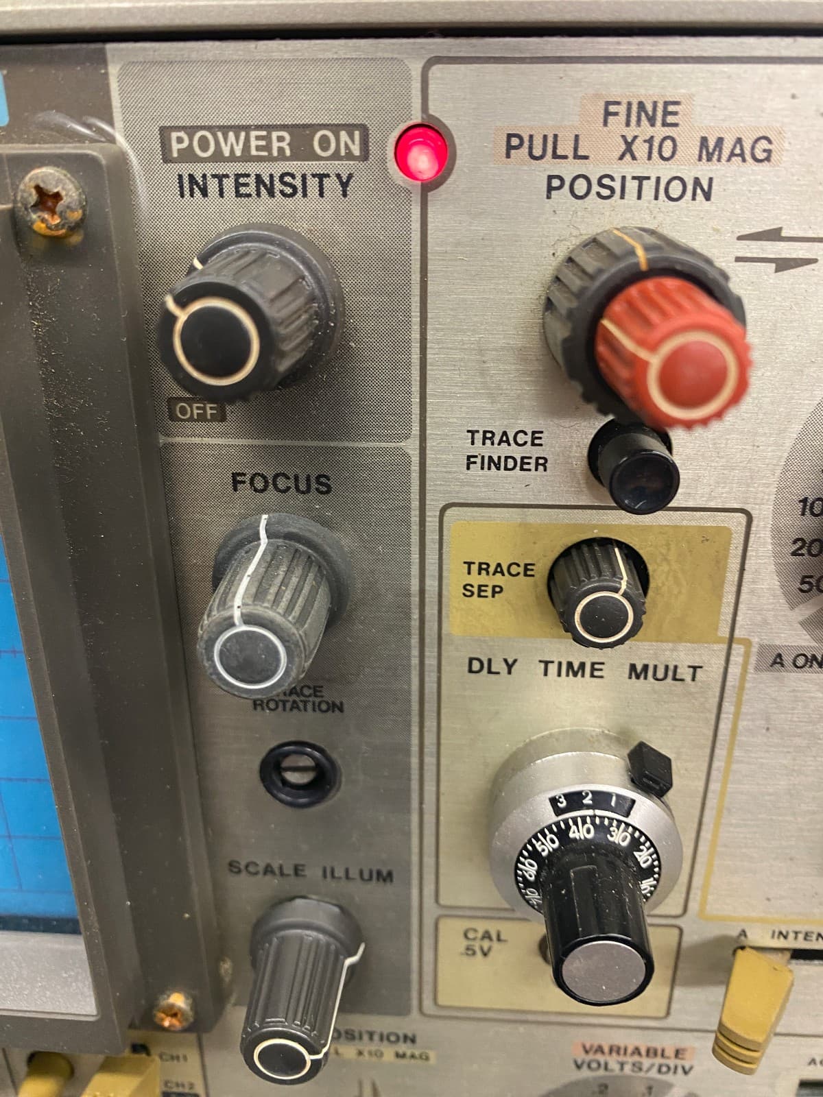 HITACHI Model V-1050F Oscilloscope 100 MHz~ Powers On 6