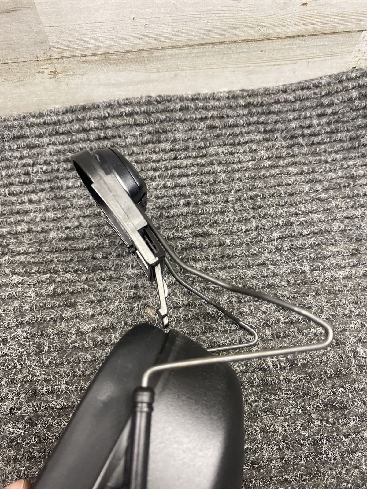 Pyramex Black Dielectric Hard Hat Cap Mounted Earmuffs, CMFB6010, NRR 23dB, New 6