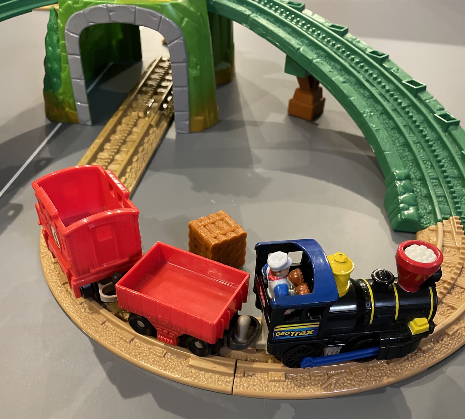 Fisher Price GEO TRAX Steam Engine & Samuel Set Timbertown Railway incomplete 5