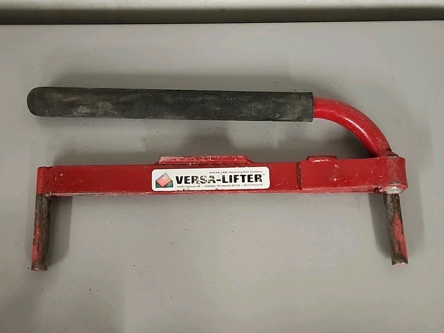 VERSA-LOK Versa Lifter Tool for Retaining Wall Systems 2