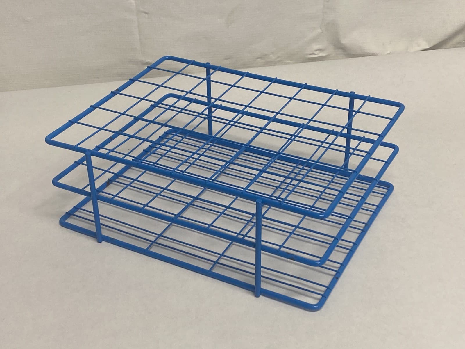 48-Place Blue Epoxy-Coated Wire Test Tube Rack for 25-30mm Tubes 6x8 Array 11”L 2