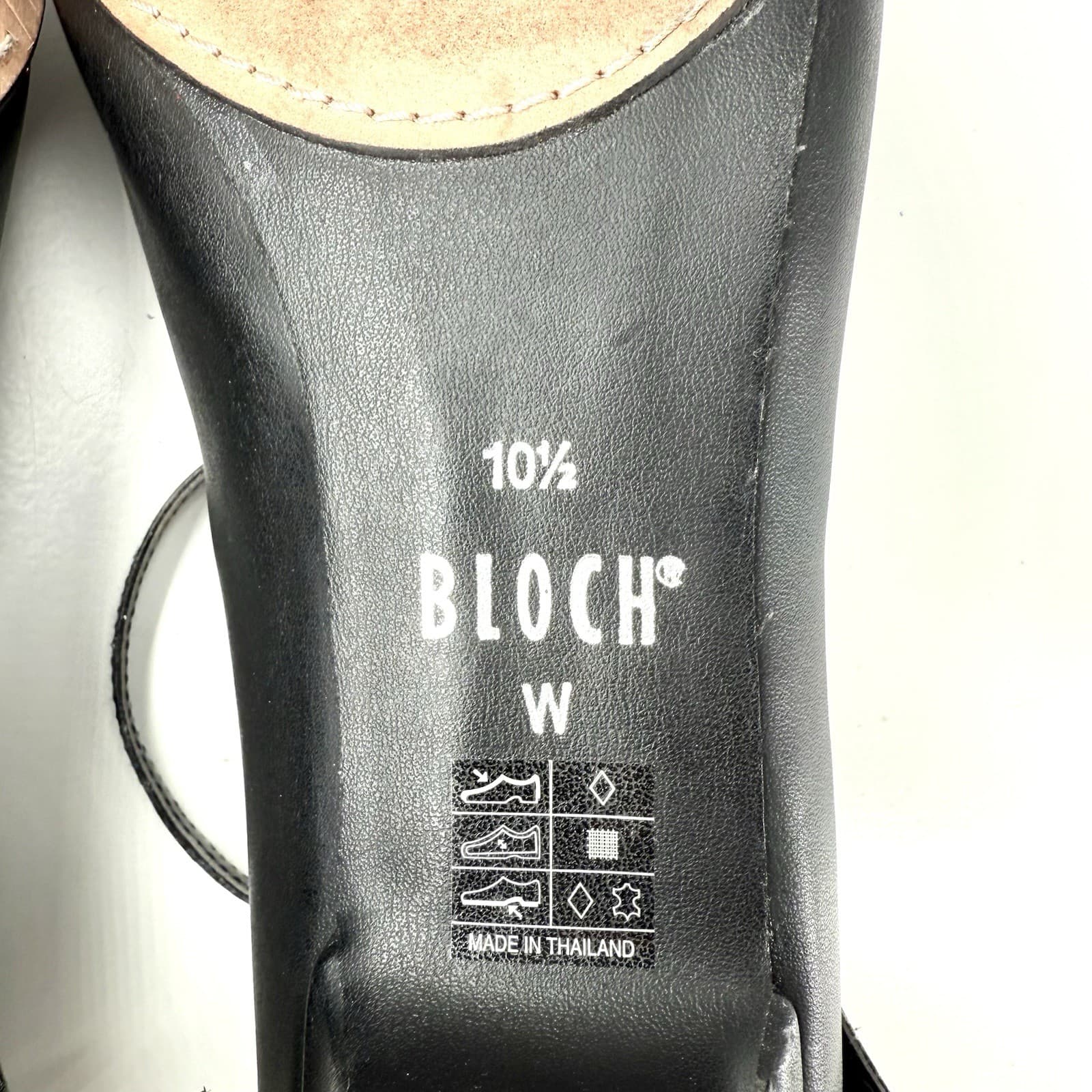 Women's BLOCH Leather Character Dance Cabaret Shoes Size: 10.5 W with a Strap 6