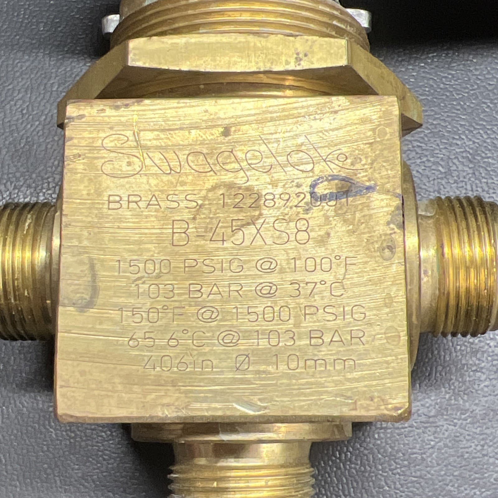 WHITEY SWAGELOK B-45XS8 Valve Lot Of 5 2