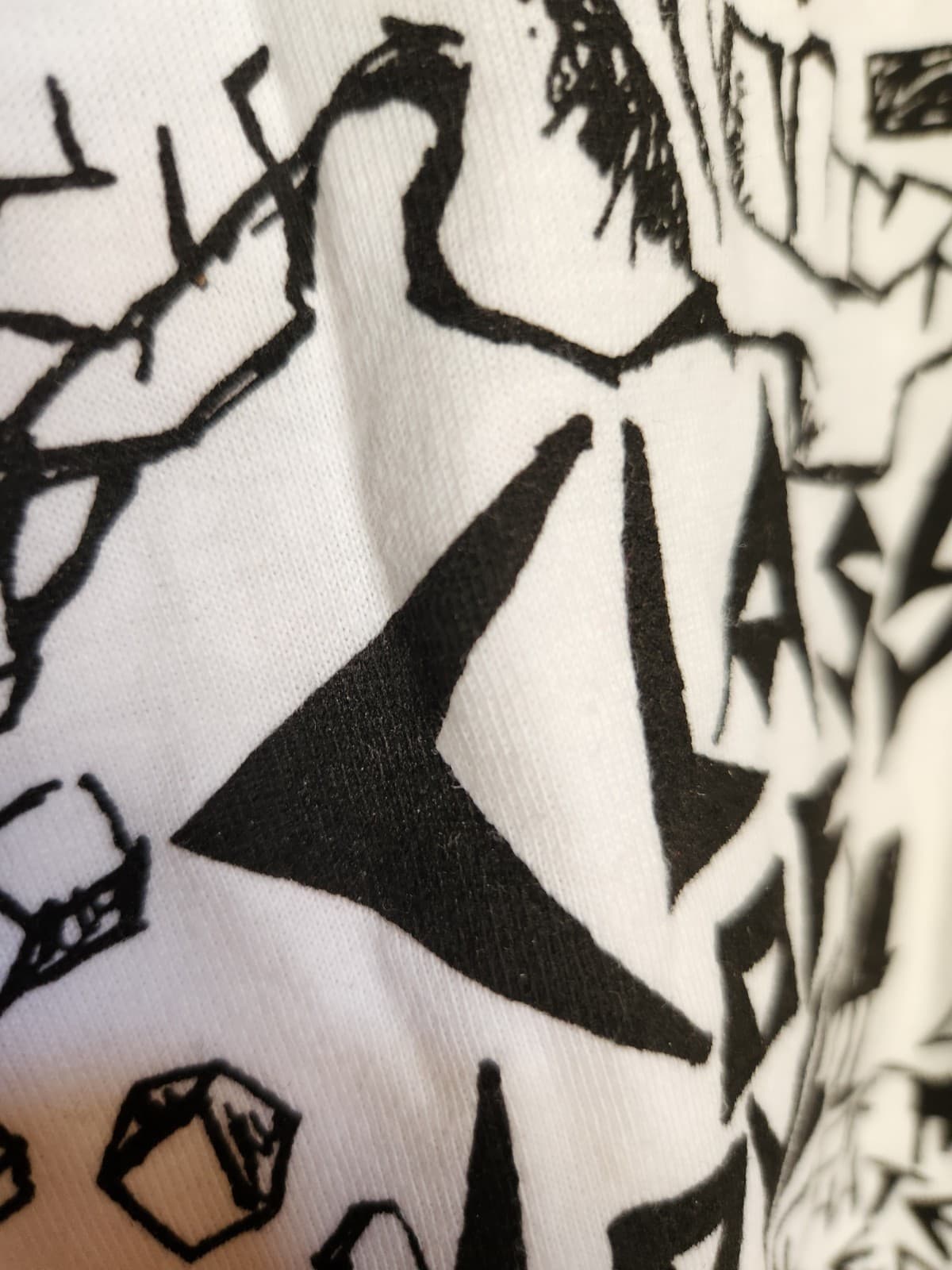 Classics Of Love – World Of Burning Hate T-shirt New Never Worn Size L ORIGINAL 3