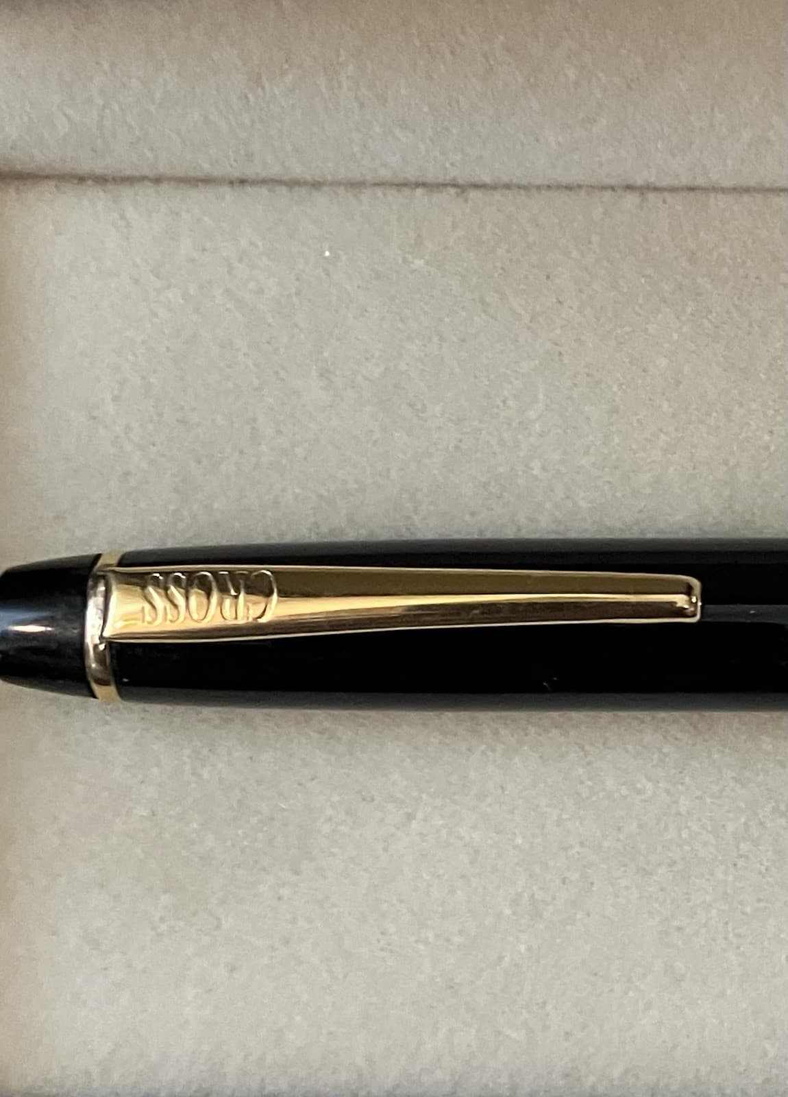 Cross ~ Metropolis ~ Black Lacquer & Gold Plate ~ Fountain Pen ~ M Nib 4