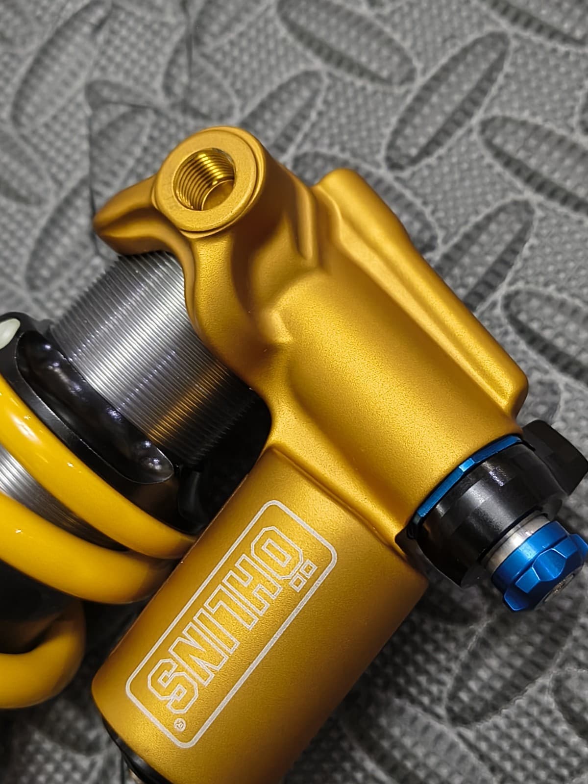 Ohlins TTX Coil Rear Shock 185x55mm Trunnion 605lbs Coil Spring 3