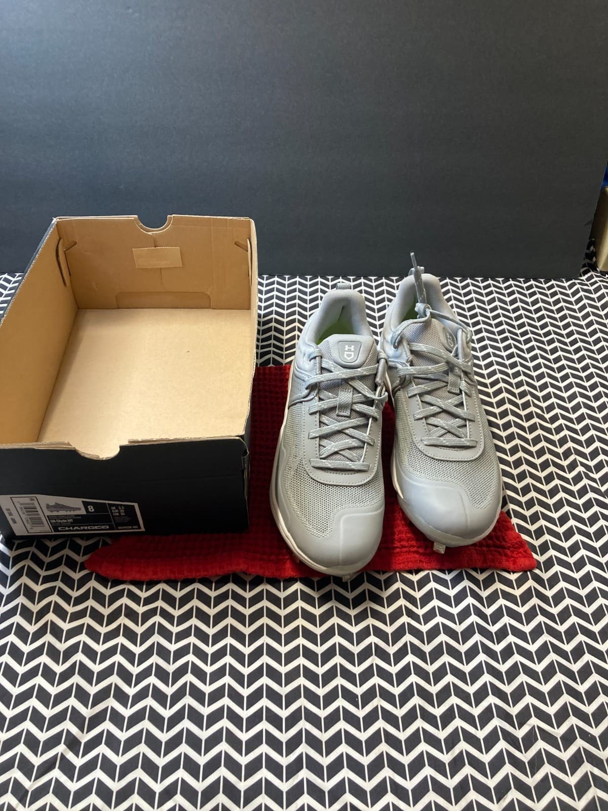 Under Armour Glyde MT Metal Softball Cleats Women’s 8 Gray 3024328-105