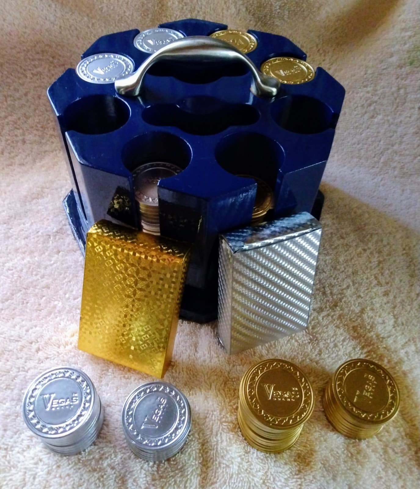 Navy Blue Octagon Poker Set With Gold And Silver Vegas Chips 3