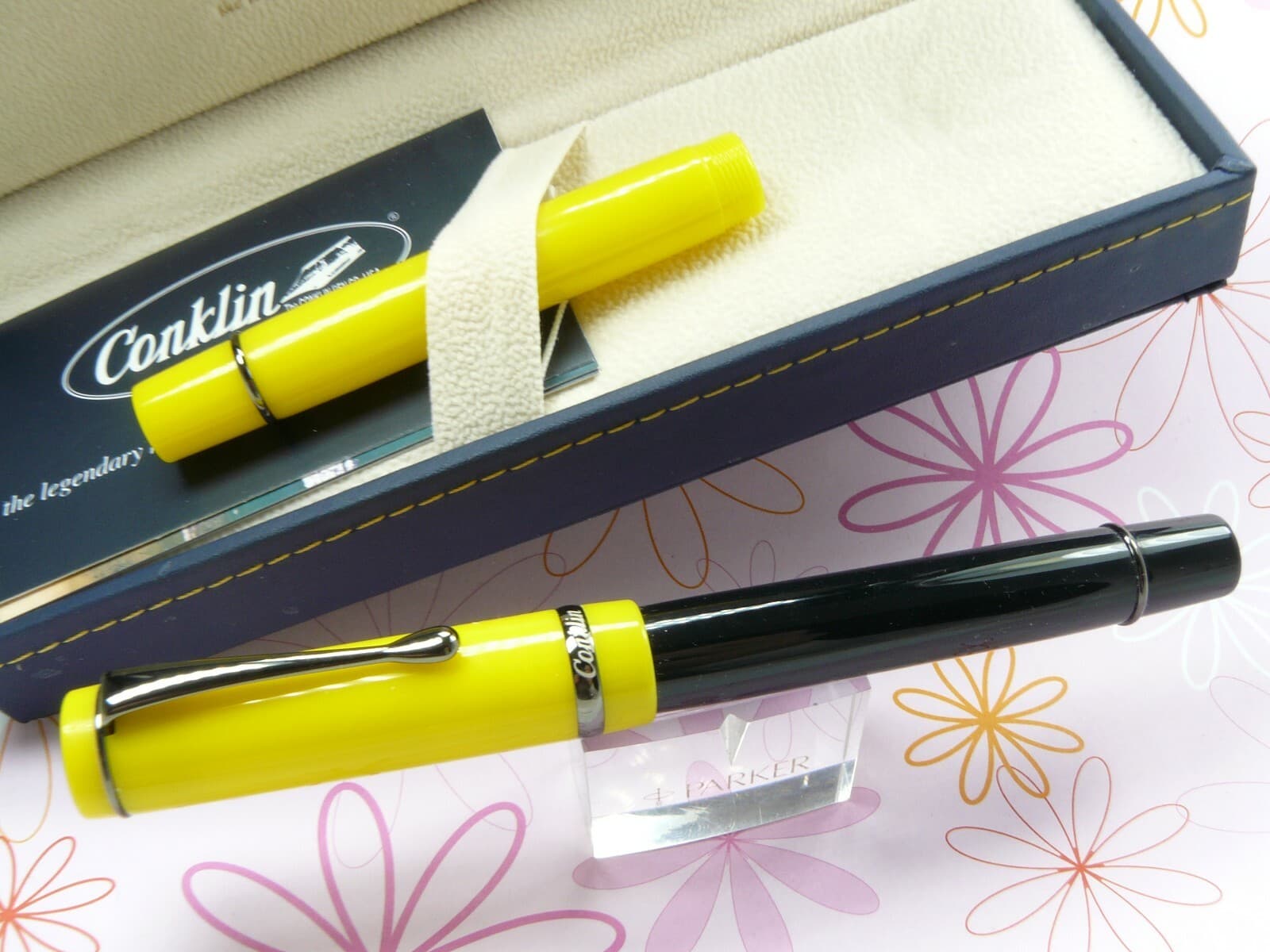 CONKLIN DURAGRAPH YELLOW HORNET LIMITED EDITION  FOUNTAIN PEN OMNIFLEX NIB