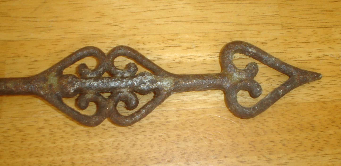 Antique Ornate Cast Iron Iowa Barn Directional Weathervane Arrow (Missing Cow) 2