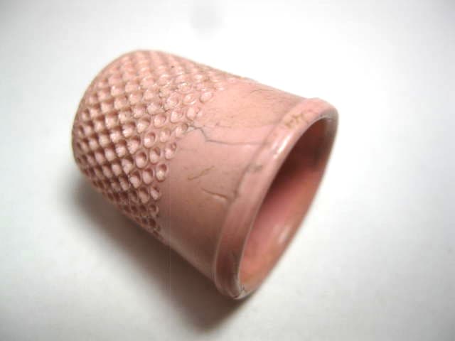5 Vintage Plastic Thimbles Tan,Pink,Peach,MInt Green (Germany) 4