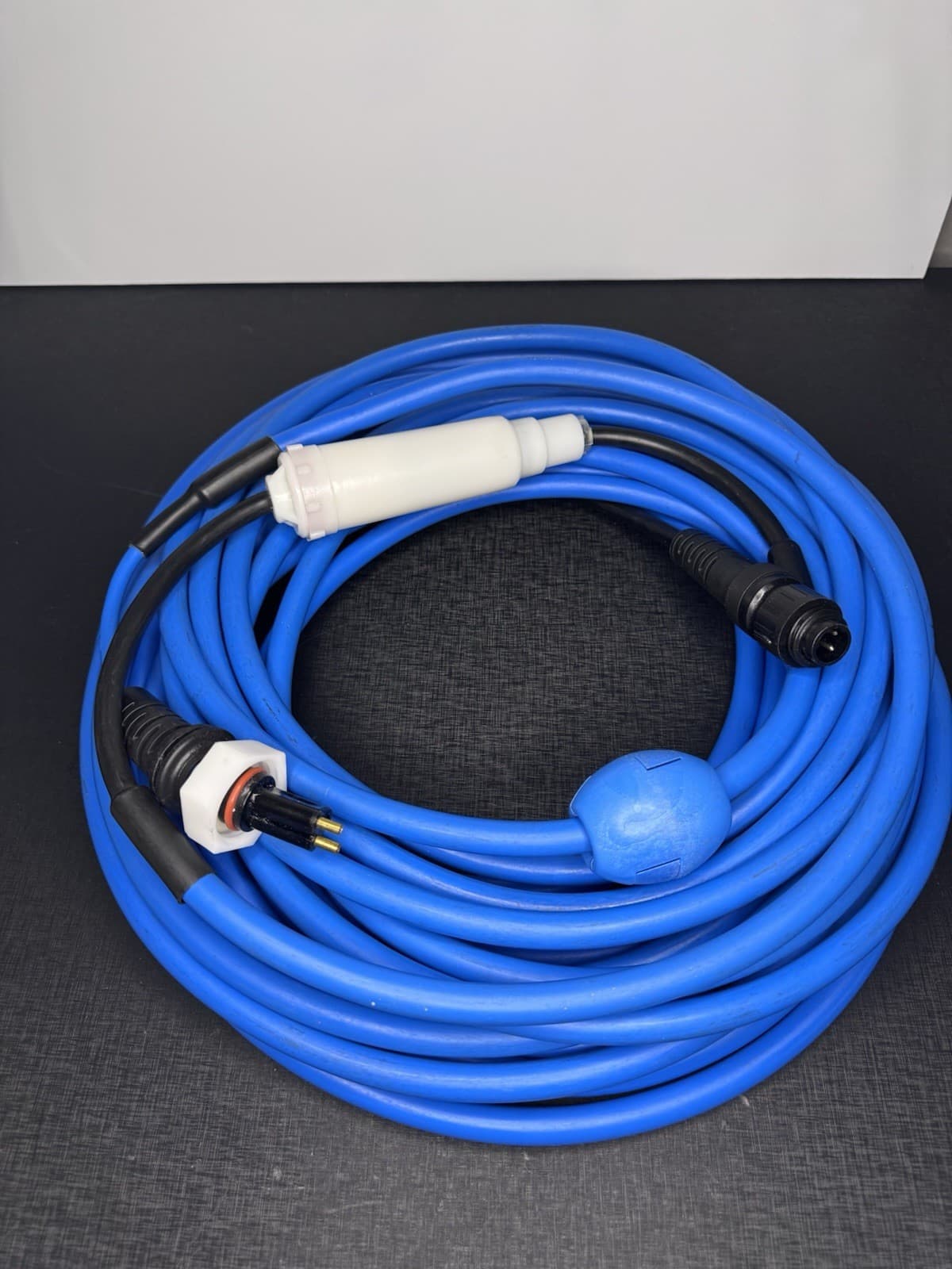 9995861-DIY Cable w/ Swivel 2 Wire, 60ft for Dolphin Robotic Pool Cleaners