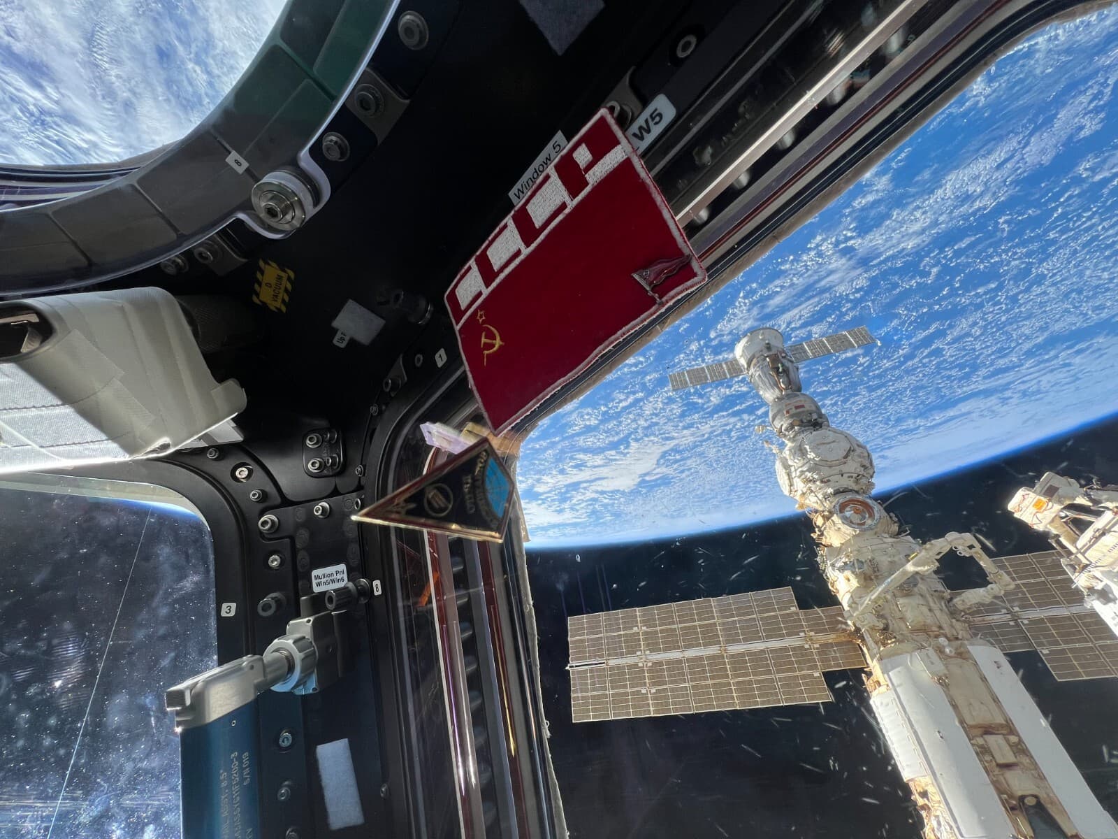 ISS Flown metal badge/lapel pin Energia Team of Cosmonauts 2