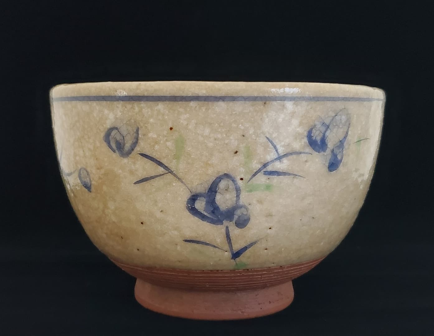 ANTIQUE JAPANESE GLAZED POTTERY FLORAL FISH OLD BOWL SIGNED 5