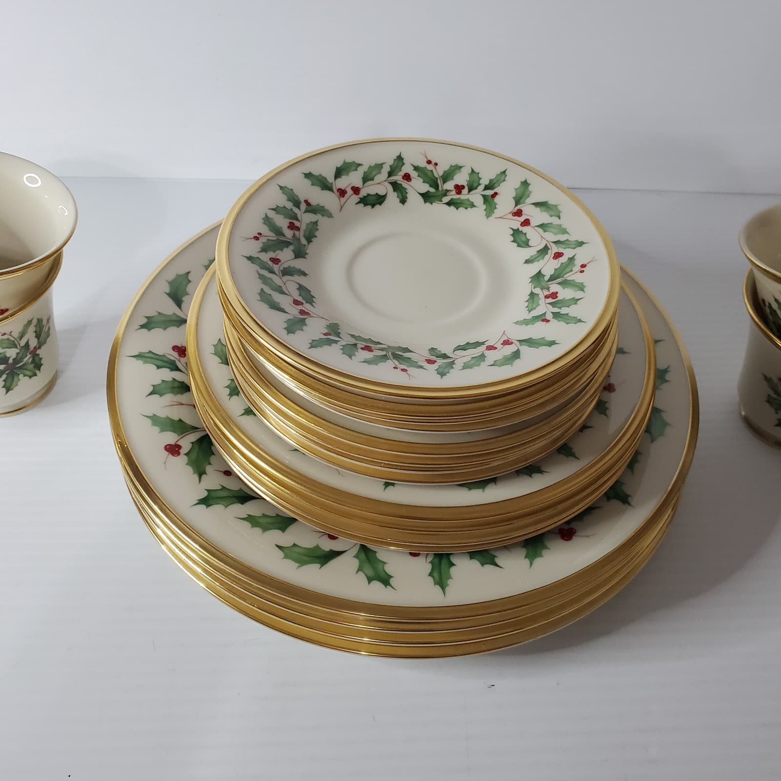 Lenox China Holiday Set Service For Four 20pc Holly Wreath Dimension Collection  2