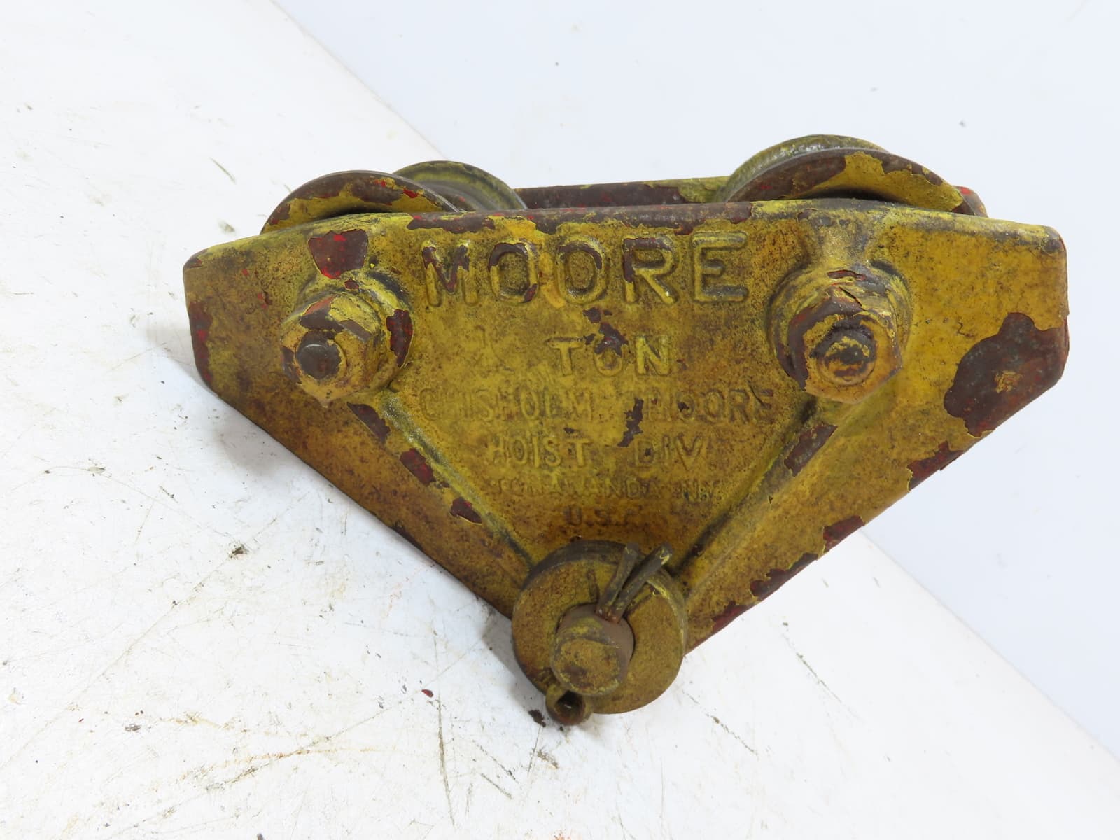 CM Moore Ball Bearing Hoist Beam Trolley 1/4 Ton Capacity 2