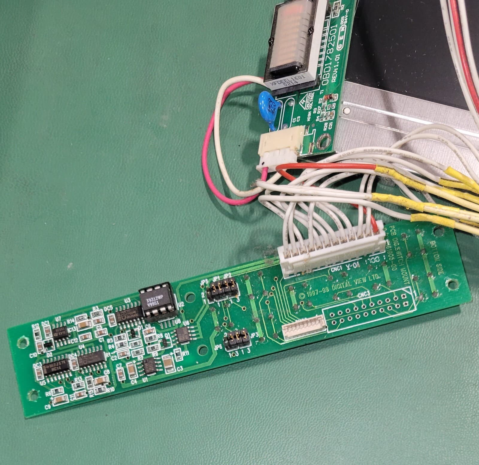 Electrovert Electra Sharp LQ121S1DG11 LCD 3