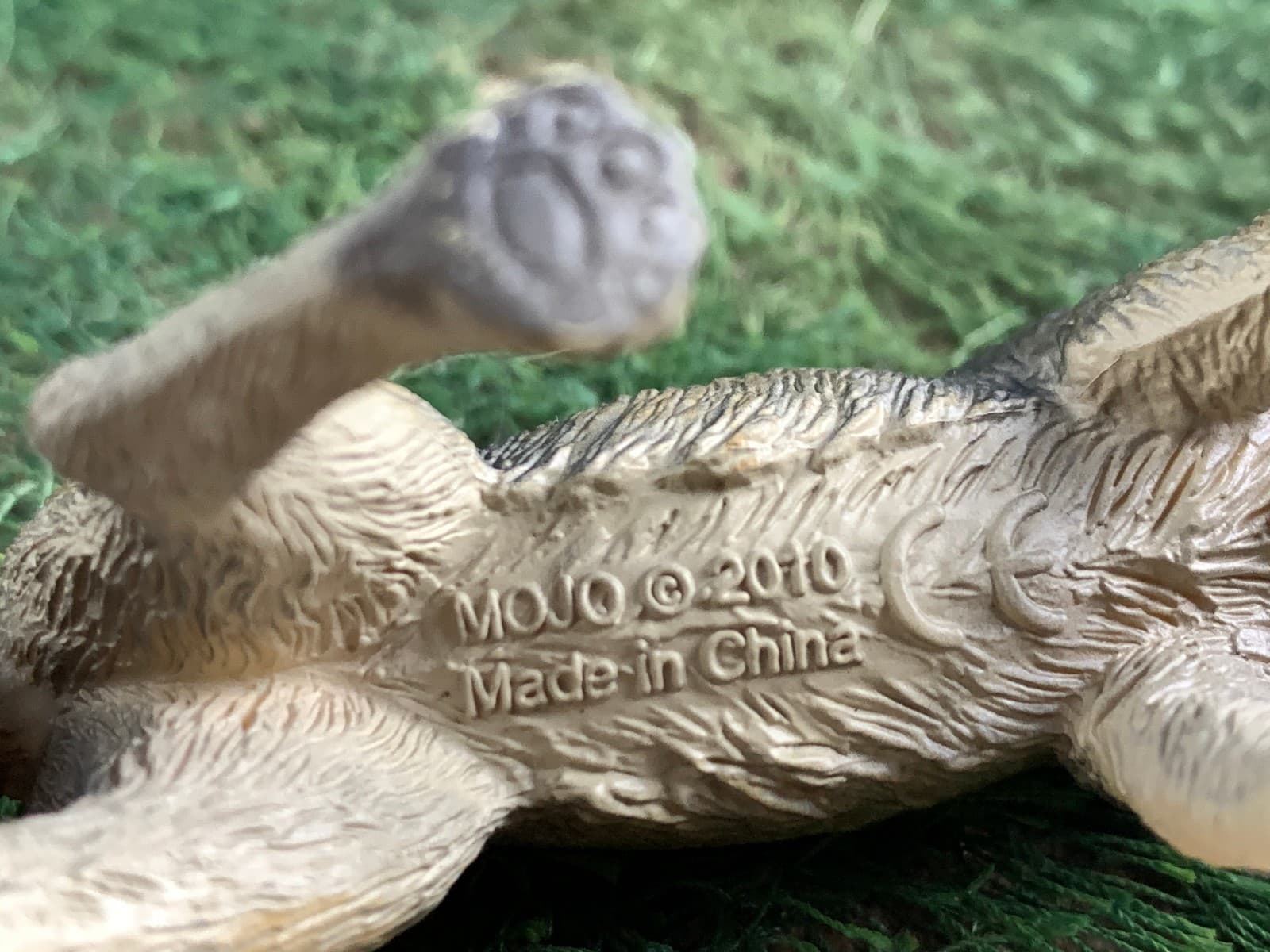 Mojo  #387026 Gray Wolf Figure Lifelike Wildlife Animal Detailed 2010 5