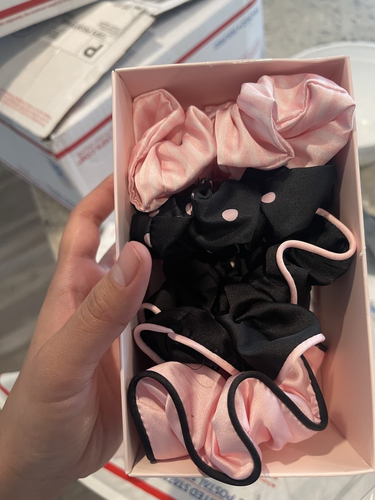 Victoria's Secret Hair Scrunchies Beauty Bundle 4pc Box Set New 2