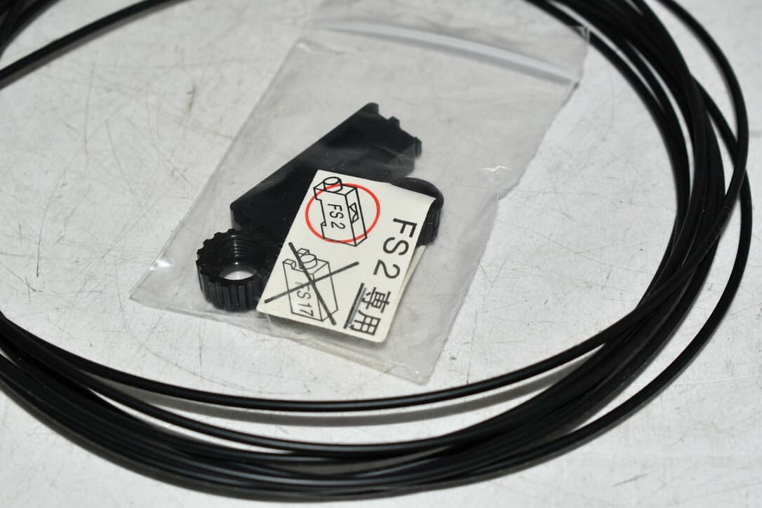 NEW Keyence FU-7F Fiber Unit Thrubeam type 4