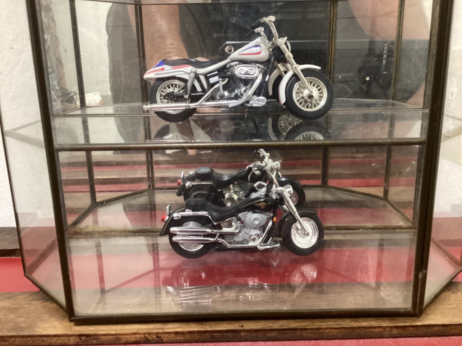 6 MAISTO HARLEY DAVIDSON 1:18 SCALE MOTORCYCLES ( Case NOT Included ) 4