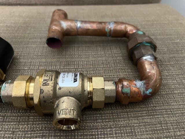 Watts 1/2" Series Pipe 9D-M3 with Reduced Pressure Backflow Preventer 175 PSI 2