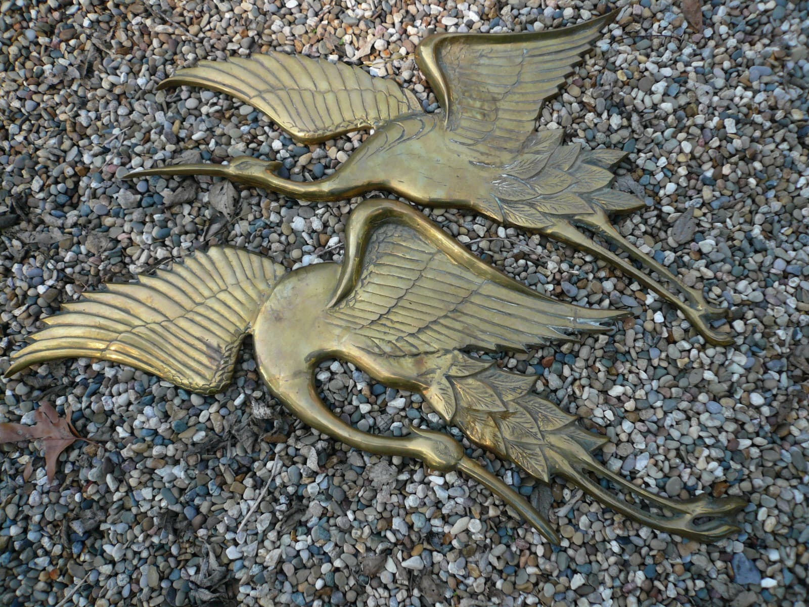 MONUMENTAL PAIR PATINATED VINTAGE BRASS HANGING HERONS FLYING GARDEN WALL 32"L 5